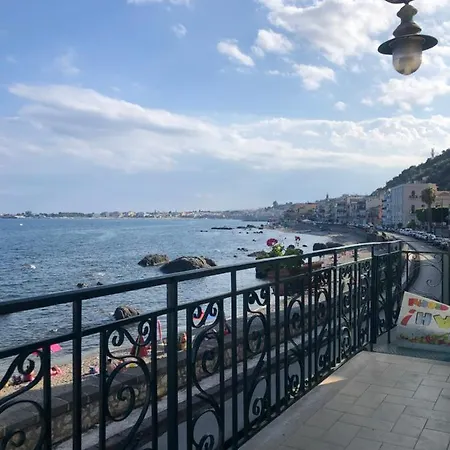 House * Giardini-Naxos