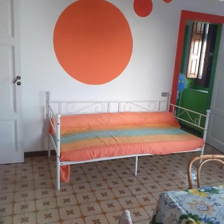 Hostel House Giardini-Naxos